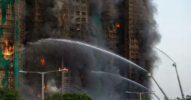 Detienen a 8 por incendio que consumió edificios departamentales en Hong Kong, hay más de 120 muertos