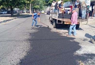 Coloca VdeA 60 toneladas de asfalto por semana con Operación Bacheo