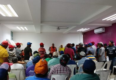 Marina se reune con sector pesquero de Sabancuy