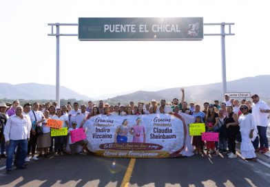 Gobernadora Indira Vizcaíno entregó y recorrió nuevo puente vehicular en El Chical en Coquimatlán