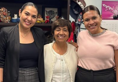 Indira Vizcaíno y titular de SEDATU trabajan para que más familias colimenses tengan vivienda