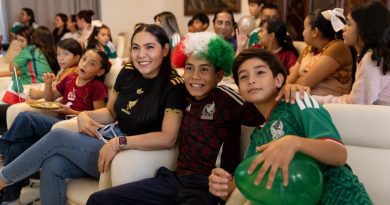 Indira y menores participantes en Juegos Nacionales de Educación Básica celebran triunfo de México en el Mundial