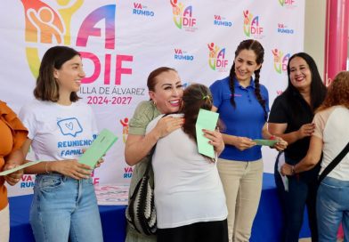 Continúa Tey Gutiérrez y Fundación Jalisco-USA entregando visas americanas