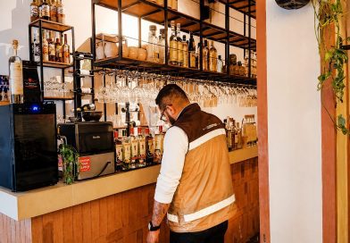 Salud alerta sobre riesgos de bebidas adulteradas durante el mundial 2026