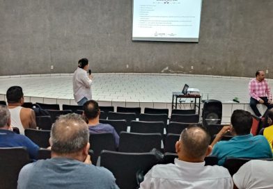 Movilidad y taxistas acuerdan mejorar servicio de transporte público en el estado