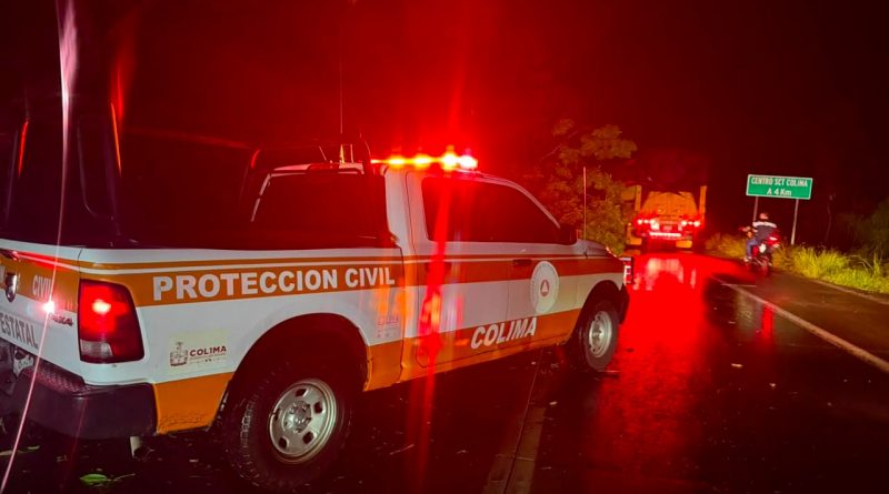 Cuerpos de emergencia atienden 65 invidentes en el estado de Colima por tormenta y ventarrón de este sábado