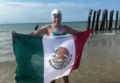 Pouleth Carbajal hace historia para Colima y México al cruzar a nado y sola el Canal de la Mancha