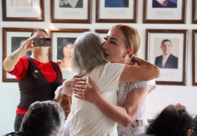 Comparten con adultos mayor  de VdeA importancia del testamento
