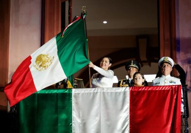 Indira Vizcaíno celebra con miles de colimenses el 216 aniversario de la Independencia de México