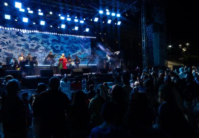 Miles de colimenses disfrutaron en paz el concierto gratuito de Eugenia León luego del Grito de Independencia