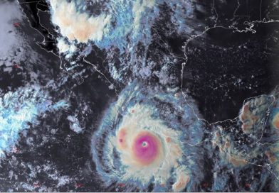 «Polo» es huracán categoría 4 y UEPC da seguimiento puntual en Tecomán se cierran playas y Manzanillo  aumenta medidas