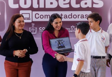 En Cuauhtémoc Indira Vizcaíno inició entrega de ColiBecas Computadoras por quinto año consecutivo