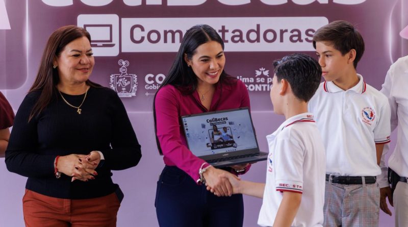 En Cuauhtémoc Indira Vizcaíno inició entrega de ColiBecas Computadoras por quinto año consecutivo
