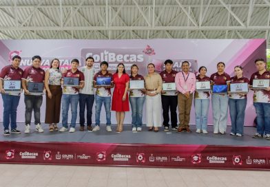 Indira Vizcaíno entrega casi 1,200 ColiBecasComputadoras a estudiantes del Tec de Colima