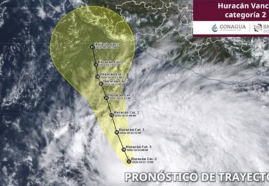 Se intensifica a huracán categoría 2 Vance aunque continúa retirado de Manzanillo