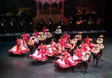 Exitosa función gratuita del Ballet folklórico de la UdeC en el Festival «Alfonso Michel»